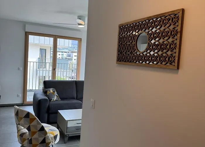 Le Doublaix - Superbe T3 Neuf - Parking Prive - エクスレバン